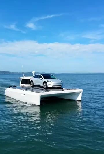 Солнечная лодка с Tesla Model Y
