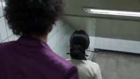 Погоня и драка на станции метро